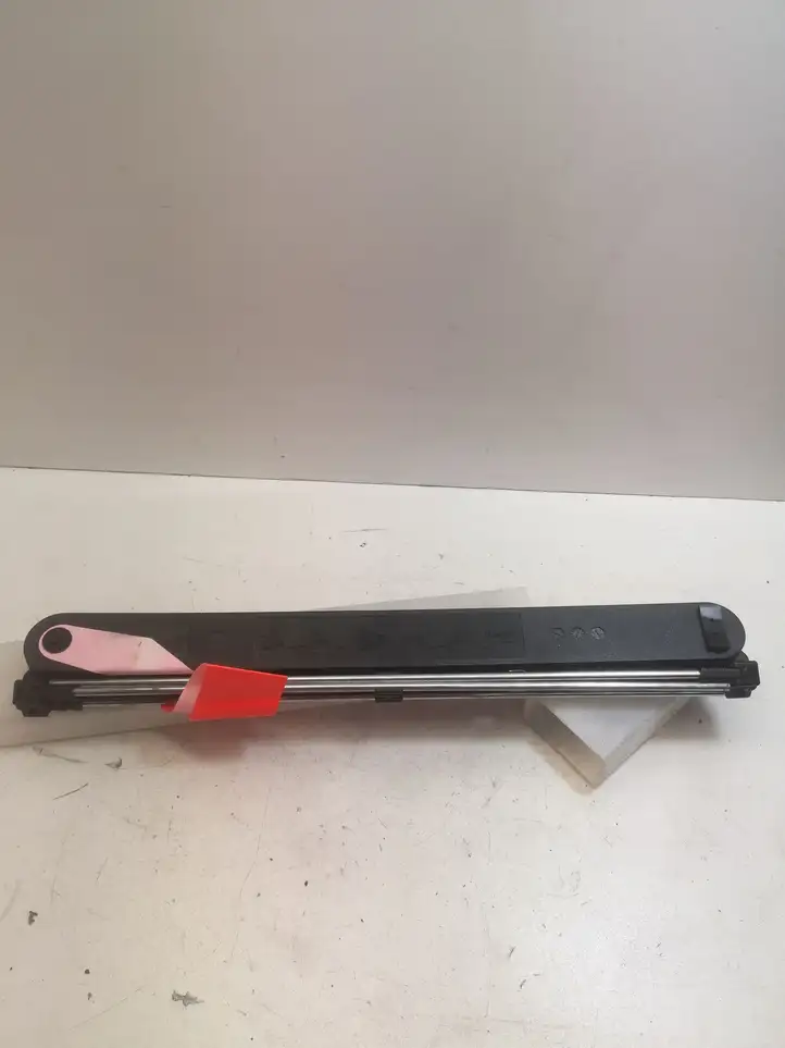 Mercedes-Benz E W211 (2002 - 2009) Аварийный знак — фото 3