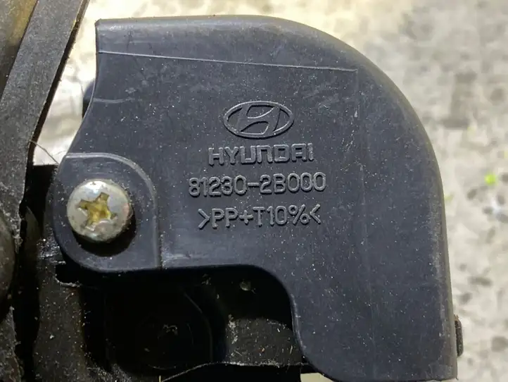 Hyundai Santa Fe (2005 - 2009) 812302B000 Замок крышки багажника — фото 2