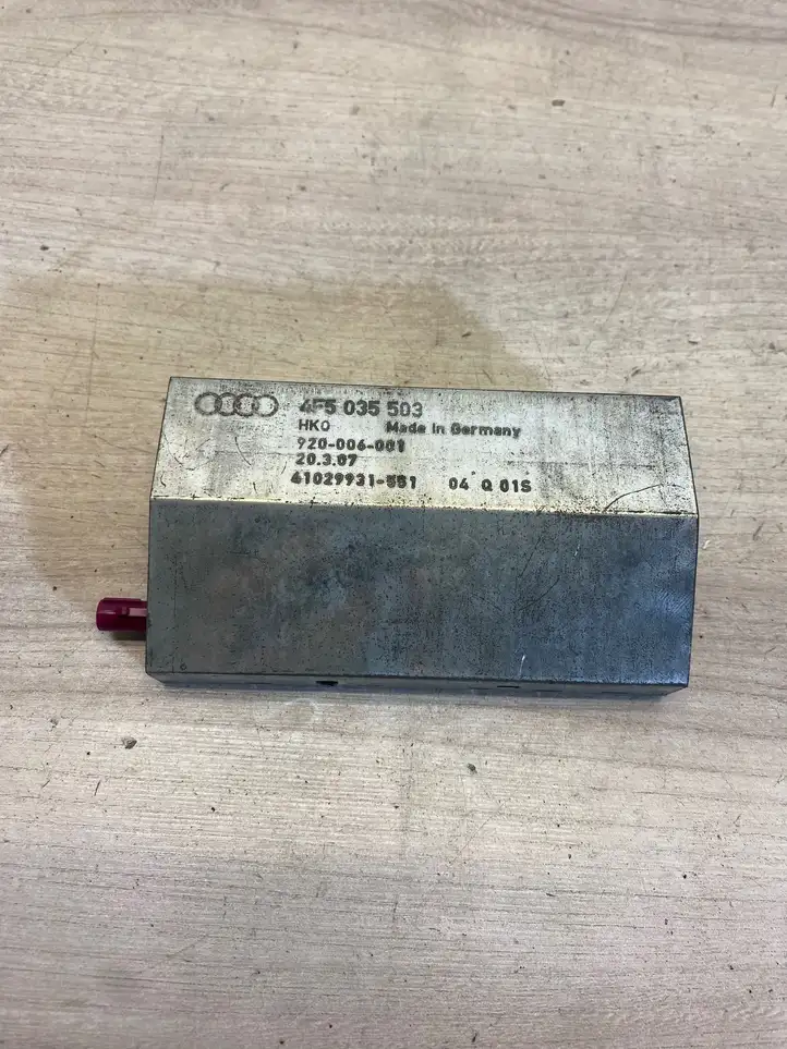 Audi A4 S4 B8 8K (2007 - 2011) 4f5035503 Усилитель антенны — фото 3