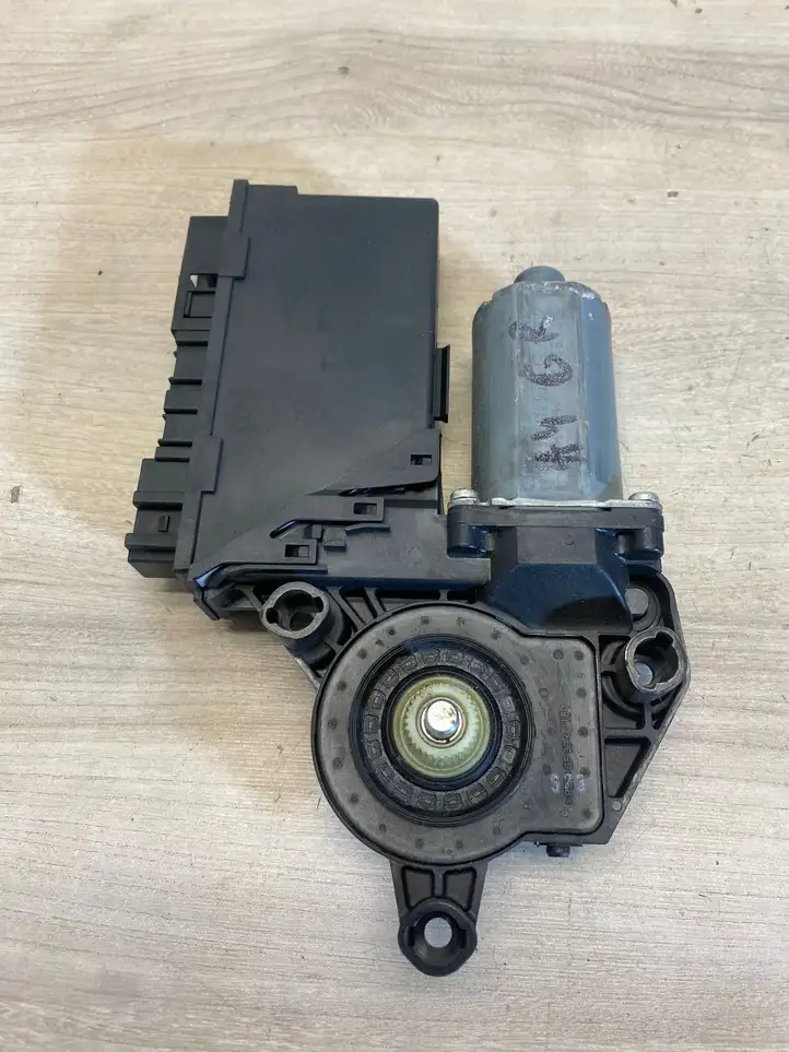 Audi A4 S4 B7 8E 8H (2004 - 2009) 8e0959802e Стеклоподъемник задней двери — фото 5