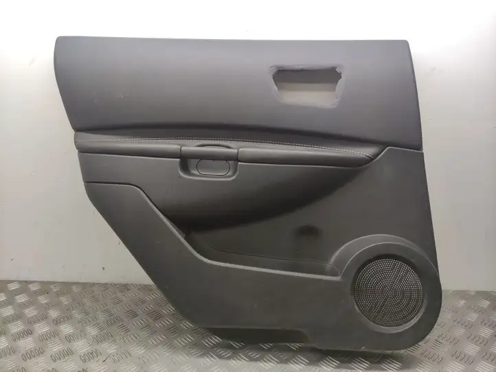 Nissan Qashqai (2010 - 2013) Обшивка задней двери — фото 1
