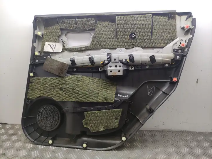 Nissan Qashqai (2010 - 2013) Обшивка задней двери — фото 3