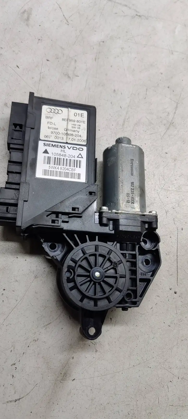 Audi A4 S4 B7 8E 8H (2004 - 2009) 8e0959801e Стеклоподъемник задней двери — фото 1