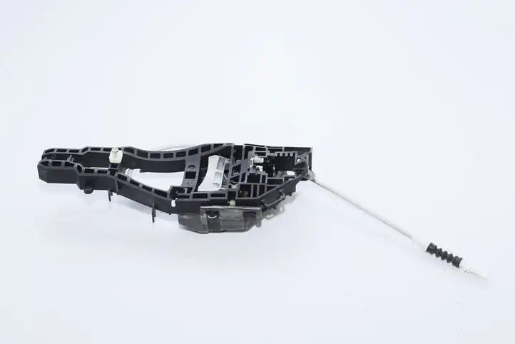 BMW 3 F30 F35 F31 (2012 - 2018) Крепление наружной ручки задней двери — фото 1
