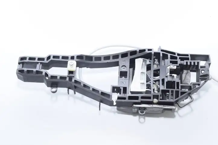 BMW 3 F30 F35 F31 (2012 - 2018) Крепление наружной ручки задней двери — фото 3