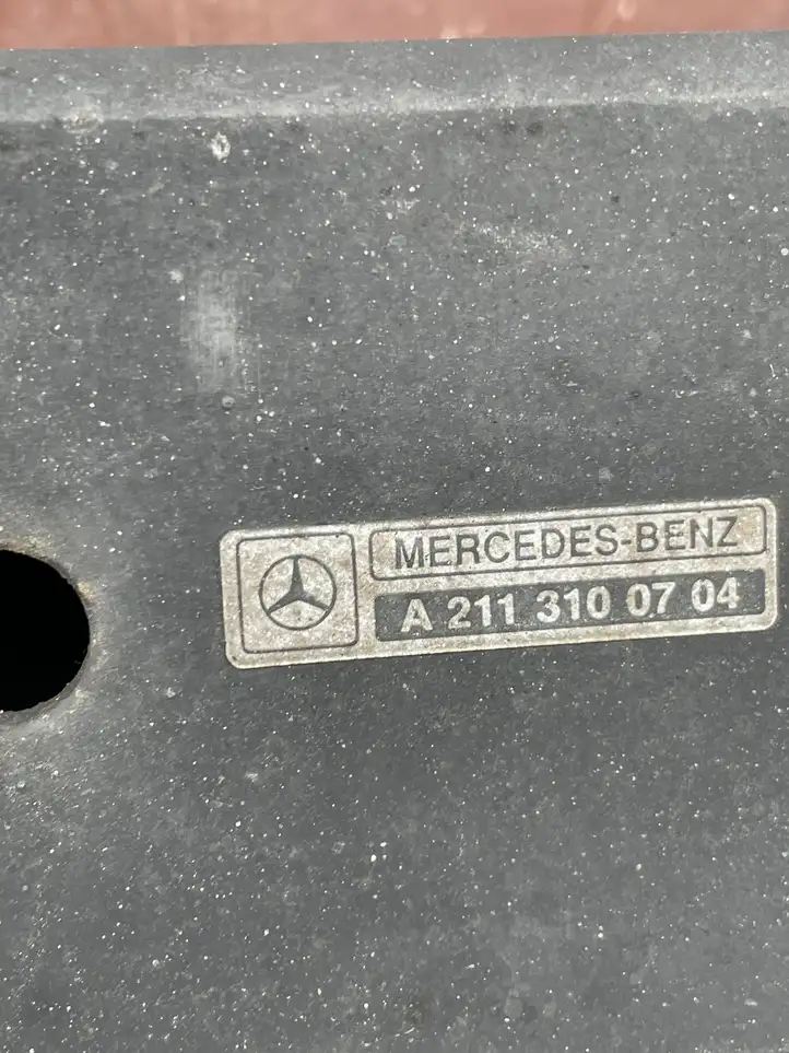 Mercedes-Benz E W211 (2002 - 2009) A2113100704 Комплект буксировочного крюка — фото 7