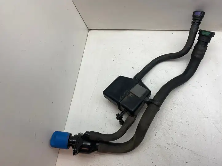 Audi A4 S4 B9 (2015 - 2019) 8W0131963B Заливная трубка AdBlue — фото 4