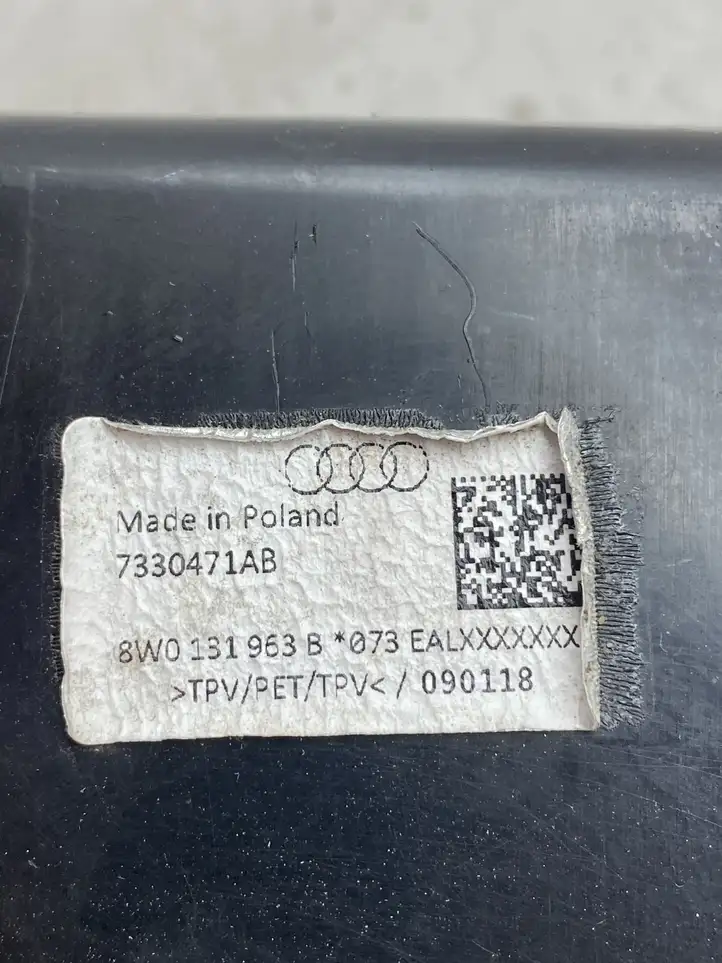 Audi A4 S4 B9 (2015 - 2019) 8W0131963B Заливная трубка AdBlue — фото 5