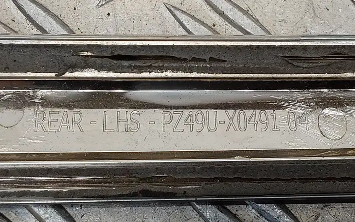 Toyota RAV 4 (XA40) (2012 - 2018) PZ49UX049104 Молдинги задней двери — фото 4