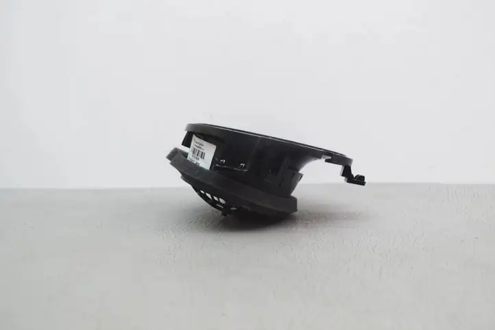 Nissan Juke I F15 (2010 - 2018) 687611KE0A Воздушная решетка панели — фото 4