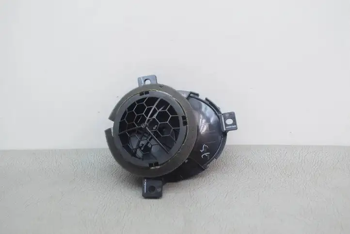 Nissan Juke I F15 (2010 - 2018) 687611KE0A Воздушная решетка панели — фото 6
