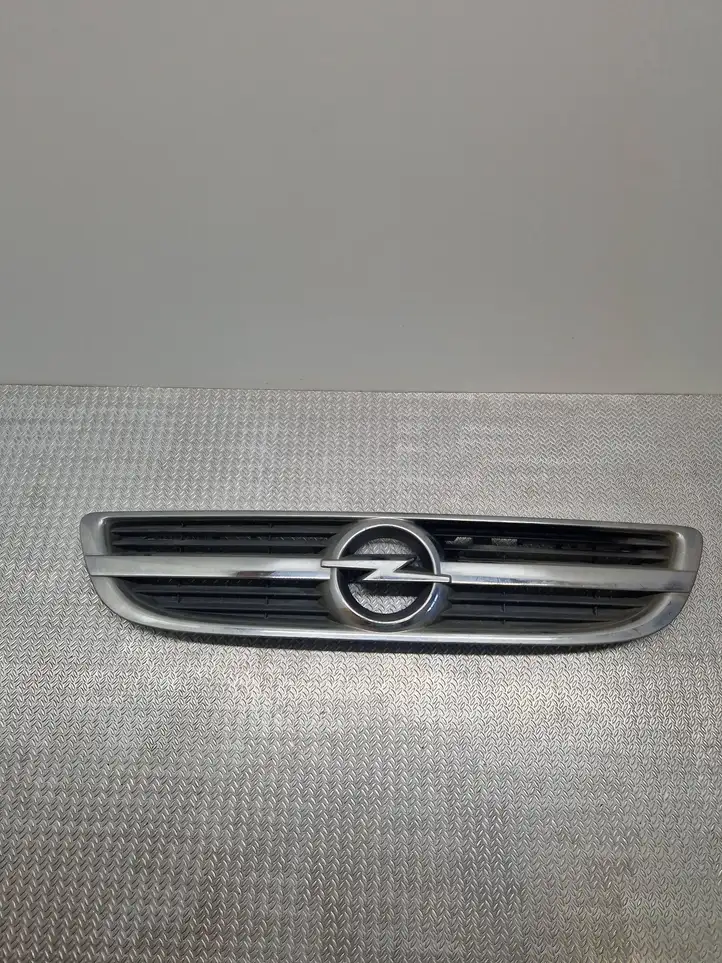Opel Zafira A (1999 - 2003) 24453538 Передняя решетка — фото 1