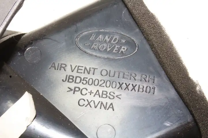 Land Rover Discovery 3 - LR3 (2004 - 2009) JBD500200 Воздушная решетка панели — фото 4