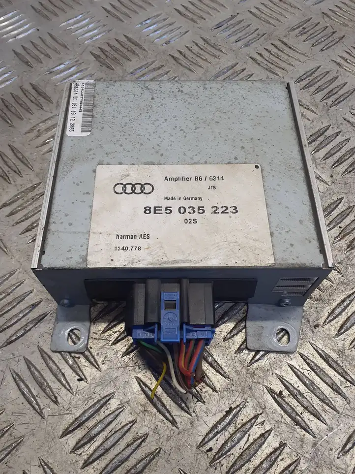 Audi A4 S4 B6 8E 8H (2000 - 2006) 8E5035223 Усилитель звука — фото 1