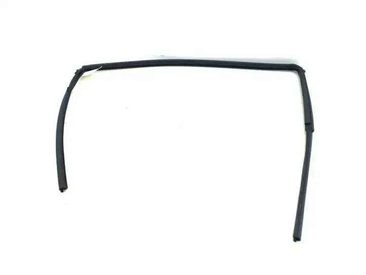 Toyota Urban Cruiser (XP110) (2007 - 2016) 6814152200 Прочая отделка передней двери — фото 1