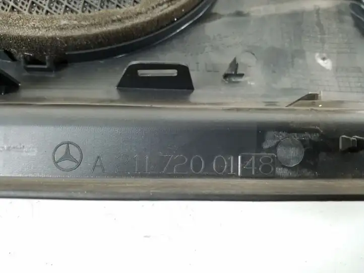 Mercedes-Benz E W211 (2002 - 2009) A2117200148 Прочая отделка передней двери — фото 2