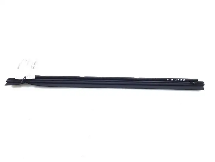 Toyota Auris 150 (2006 - 2012) 6817302120 Обшивка задней двери — фото 1