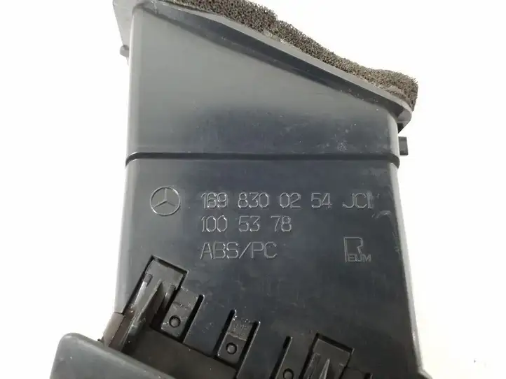Mercedes-Benz A W169 (2004 - 2012) A1698300254 Боковой воздушный дефлектор — фото 2