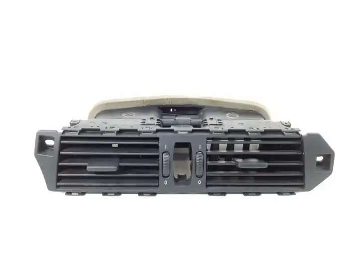 BMW 5 E60 E61 (2004 - 2010) 6910734 Центральный воздушный дефлектор — фото 1