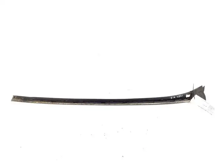 Mercedes-Benz E W212 (2009 - 2016) A2126901162 Накладка стоек лобового стекла — фото 2
