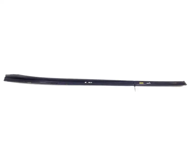 Mercedes-Benz R W251 (2005 - 2013) A2516905062 Накладка стоек лобового стекла — фото 1