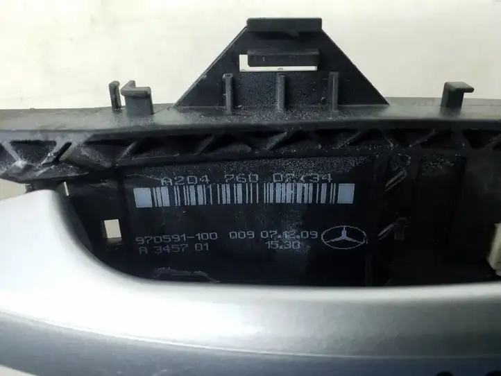 Mercedes-Benz C W204 (2007 - 2014) A2047600170 Наружная ручка задней двери — фото 2