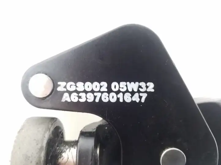 Mercedes-Benz Vito Viano W639 (2003 - 2010) A6397630014 Нижняя направляющая раздвижной двери — фото 2