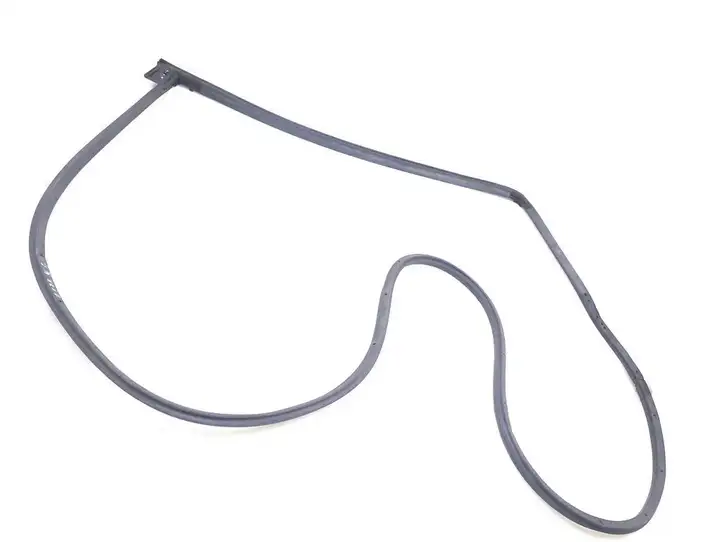 Toyota Corolla Verso AR10 (2004 - 2009) 678720F010 Уплотнитель задней двери — фото 1