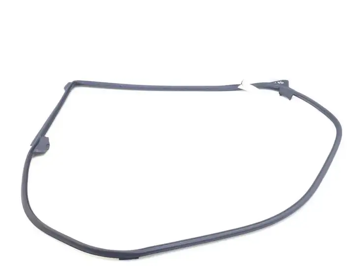 Lexus IS III XE30 (2013 - 2016) 6787153040 Уплотнитель задней двери — фото 1