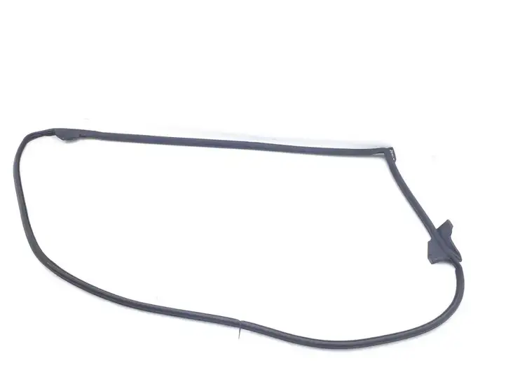 Lexus IS III XE30 (2013 - 2016) 6786153050 Уплотнитель передней двери — фото 1