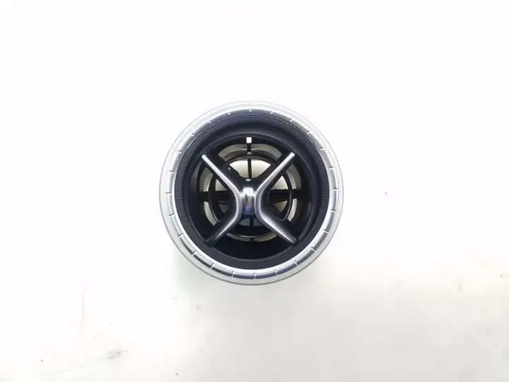 Mercedes-Benz CLA C117,X117,W117 (2013 - 2019) A11783003549051 Центральный воздушный дефлектор — фото 1
