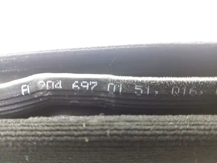 Mercedes-Benz C W204 (2007 - 2014) A20469701519B00 Уплотнитель кузова — фото 2
