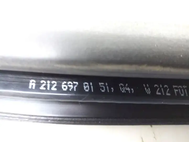 Mercedes-Benz E W212 (2009 - 2016) A2126970151 Уплотнитель кузова — фото 2