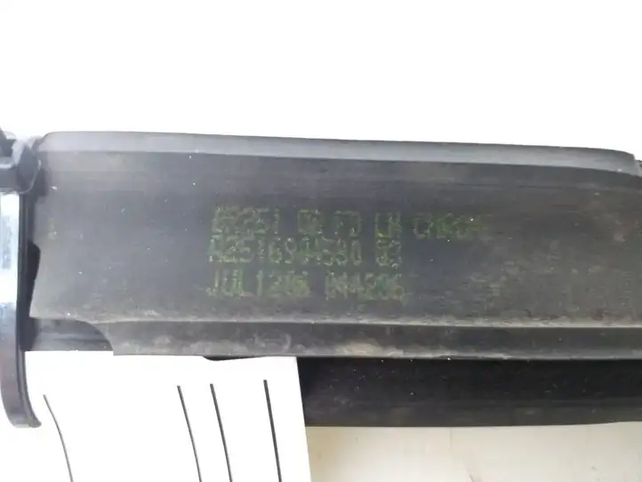 Mercedes-Benz R W251 (2005 - 2013) A2516904580 Накладка стекла передней двери — фото 3