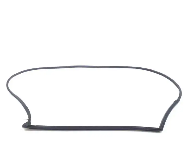 Toyota Verso (2009 - 2012) 678710F020 Уплотнитель задней двери — фото 1