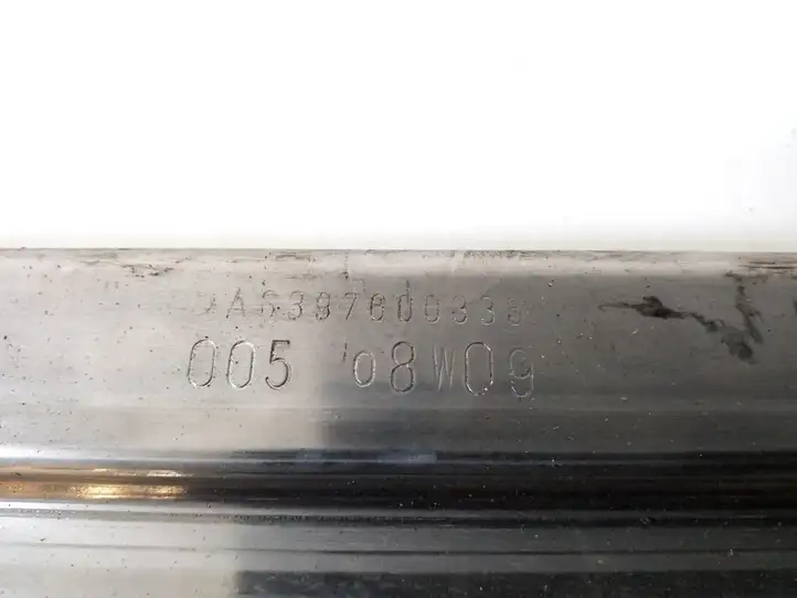 Mercedes-Benz Vito Viano W639 (2003 - 2010) A6397600335 Средняя направляющая ролика раздвижной двери — фото 3
