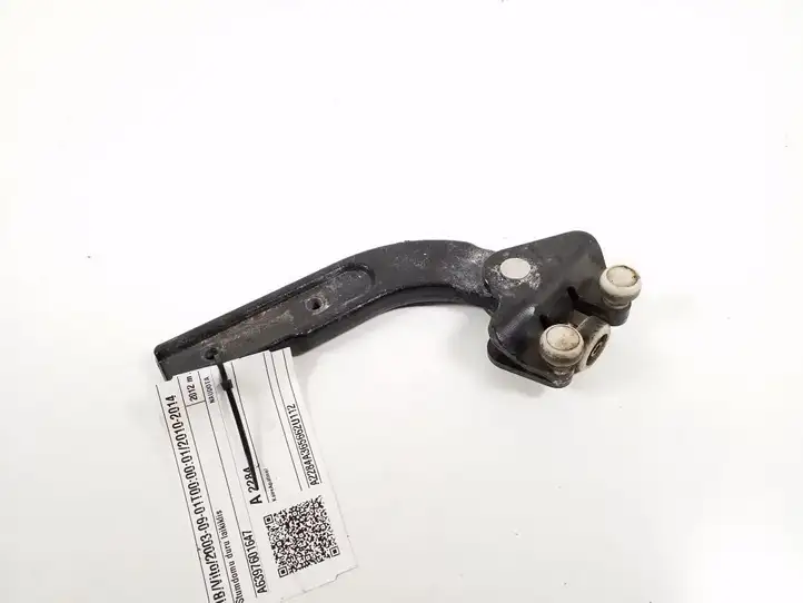 Mercedes-Benz Vito Viano W639 (2010 - 2015) A6397601647 Нижняя направляющая раздвижной двери — фото 2