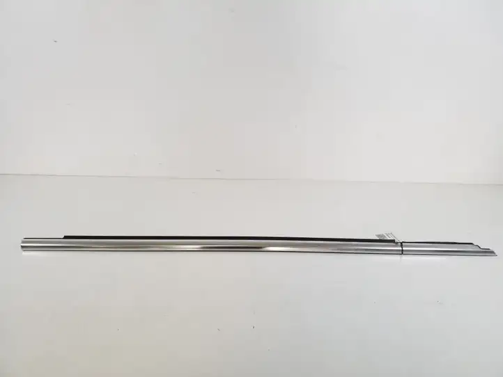 Mercedes-Benz S W221 (2005 - 2013)  A2216903480 Отделка стекла передней двери