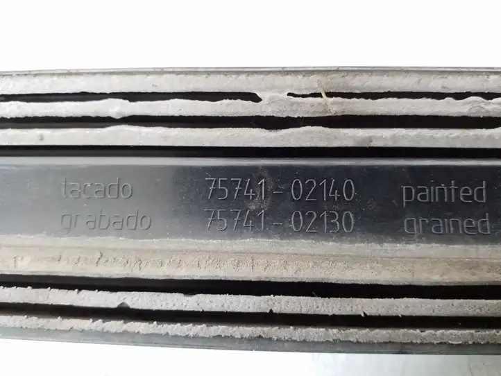 Toyota Corolla E120 E130 (2004 - 2007) 75741-02140 Молдинги задней двери — фото 3