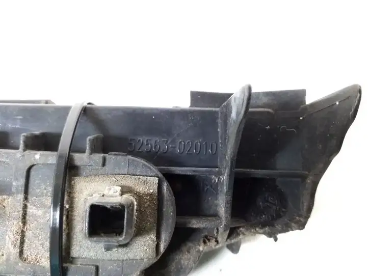 Toyota Corolla E120 E130 (2004 - 2007) 52563-02010 Кронштейн заднего бампера — фото 3