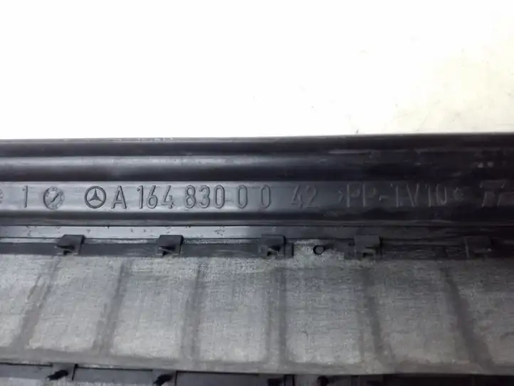Mercedes-Benz S W221 (2005 - 2013) A1648300042 Решетка в крыле — фото 3