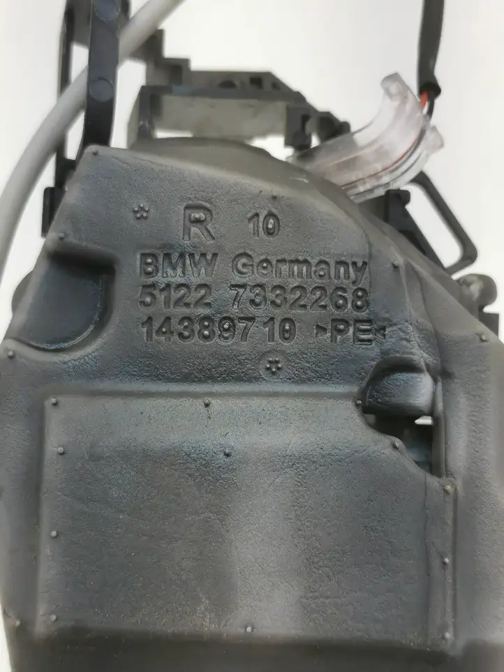 BMW 3 F30 F35 F31 (2012 - 2018) 7332268 Крепление наружной ручки задней двери — фото 4