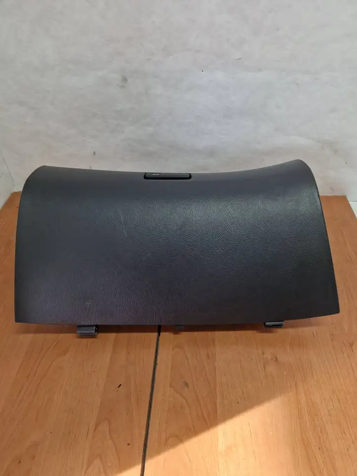 Toyota Avensis T250 (2006 - 2009) 5555005070 Вещевой ящик — фото 1
