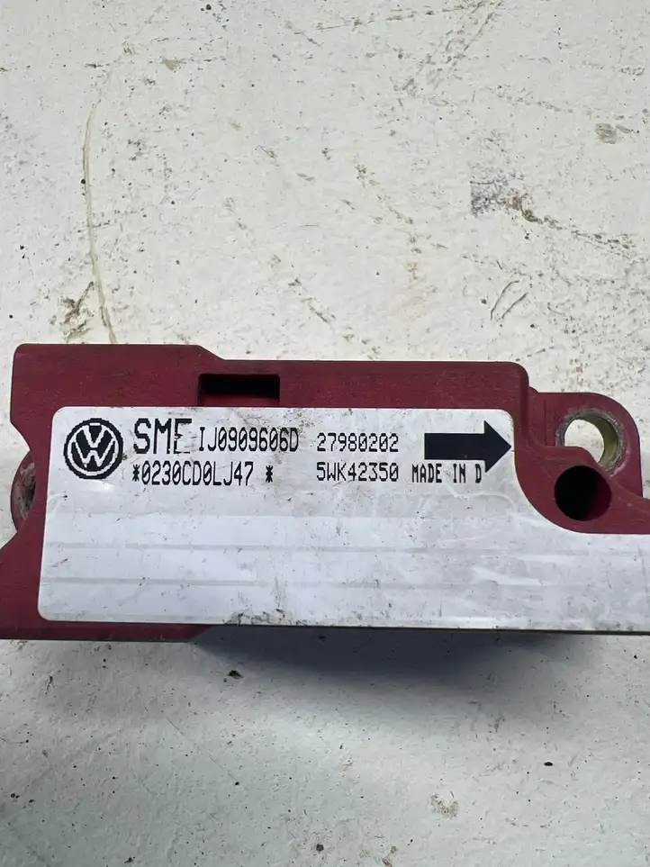 Volkswagen Golf IV (1998 - 2005) 1J0909606D Датчик удара SRS — фото 2