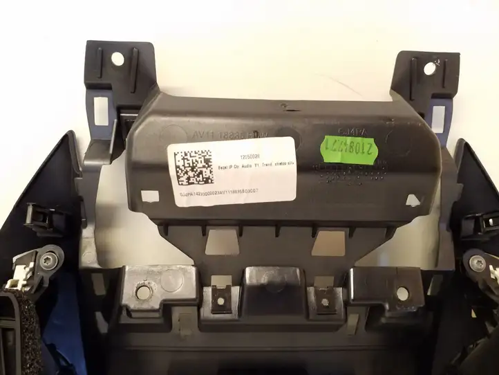 Ford B-MAX (2012 - 2018) AV1118835BDW Центральный воздушный дефлектор — фото 4