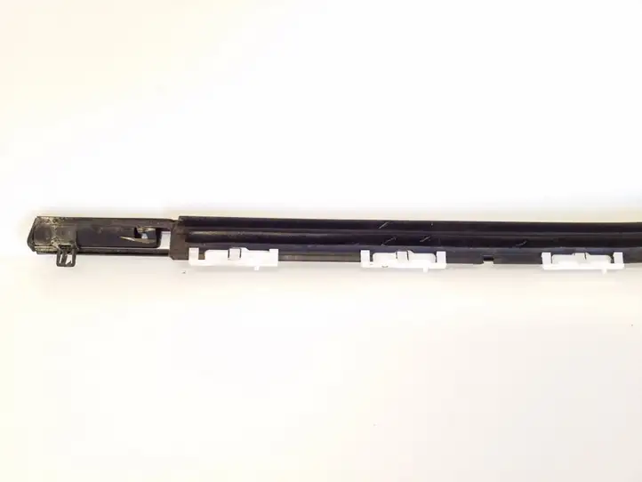 Mazda CX-7 (2009 - 2014) EG21 Накладка стекла задней двери — фото 3