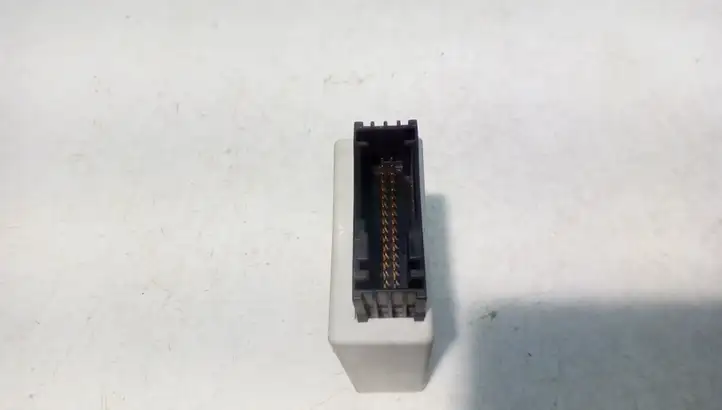 BMW 5 E60 E61 (2004 - 2010)  28137346 Другие блоки управления / модули