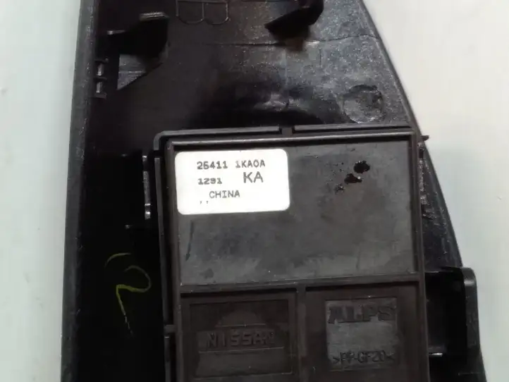 Nissan Juke I F15 (2010 - 2018) 254111KA0A Блок кнопок стеклоподъемников — фото 2