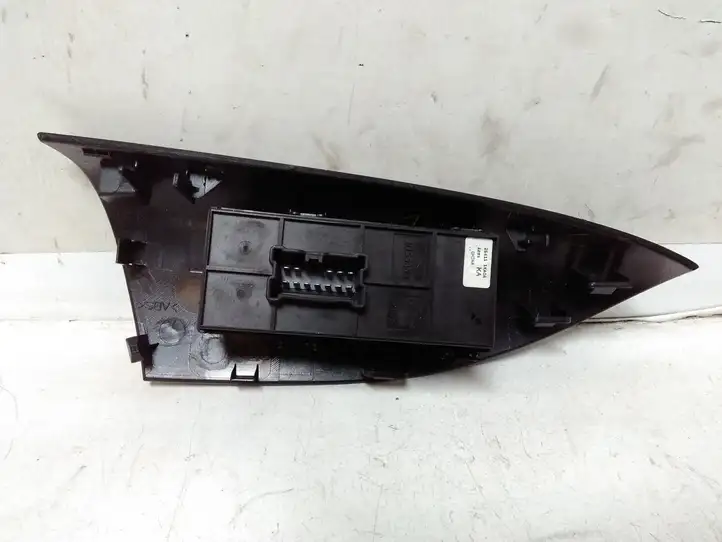 Nissan Juke I F15 (2010 - 2018) 254111KA0A Блок кнопок стеклоподъемников — фото 3