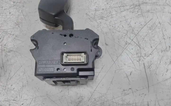BMW 5 E60 E61 (2004 - 2010) 6951349 Подрулевой переключатель — фото 4